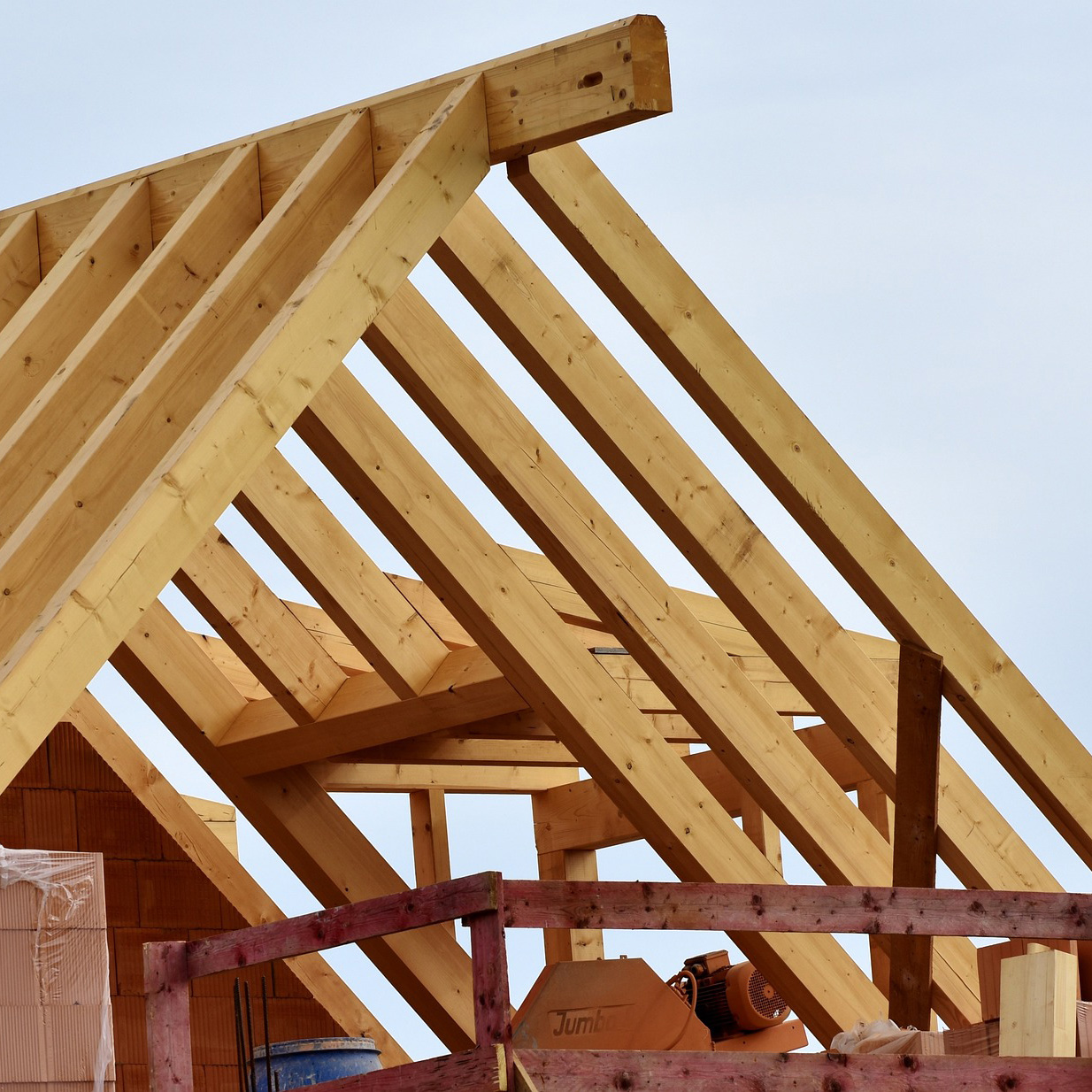 Construction of a wooden roof truss